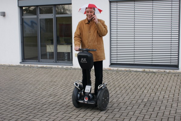 Und so praktisch. Man hat die Hände frei zum telefonieren - und das Telefon bleibt auch noch trocken!